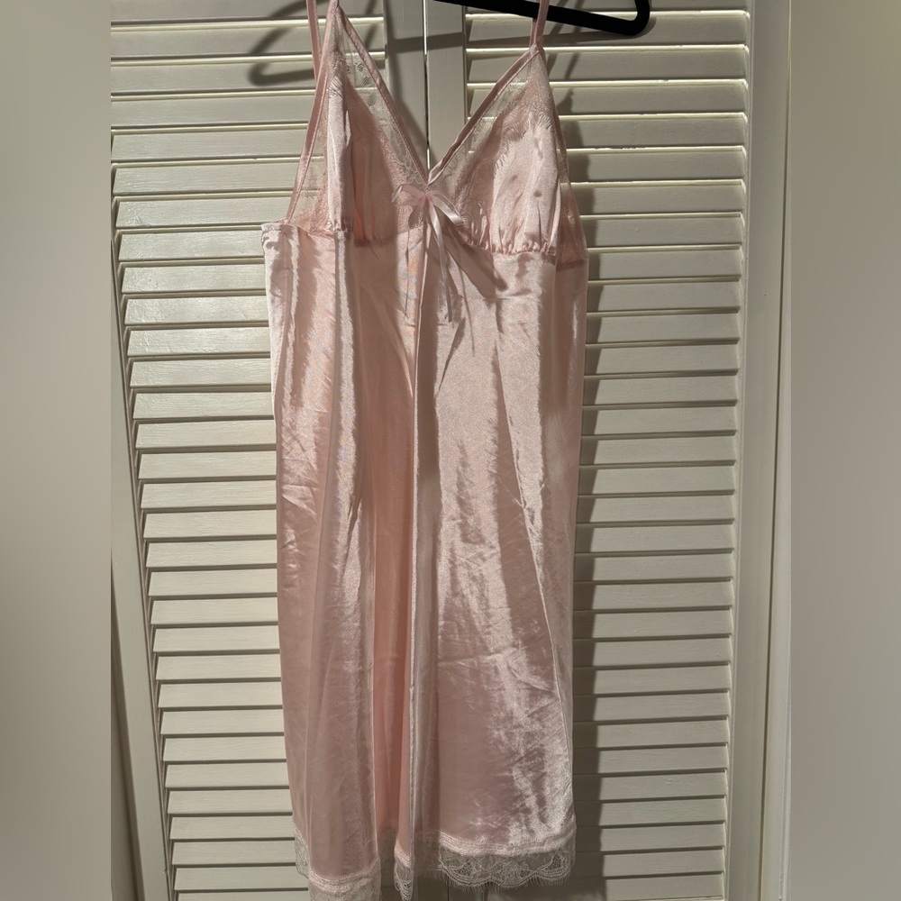 Silky Chemise & Robe - Picture 3 of 6